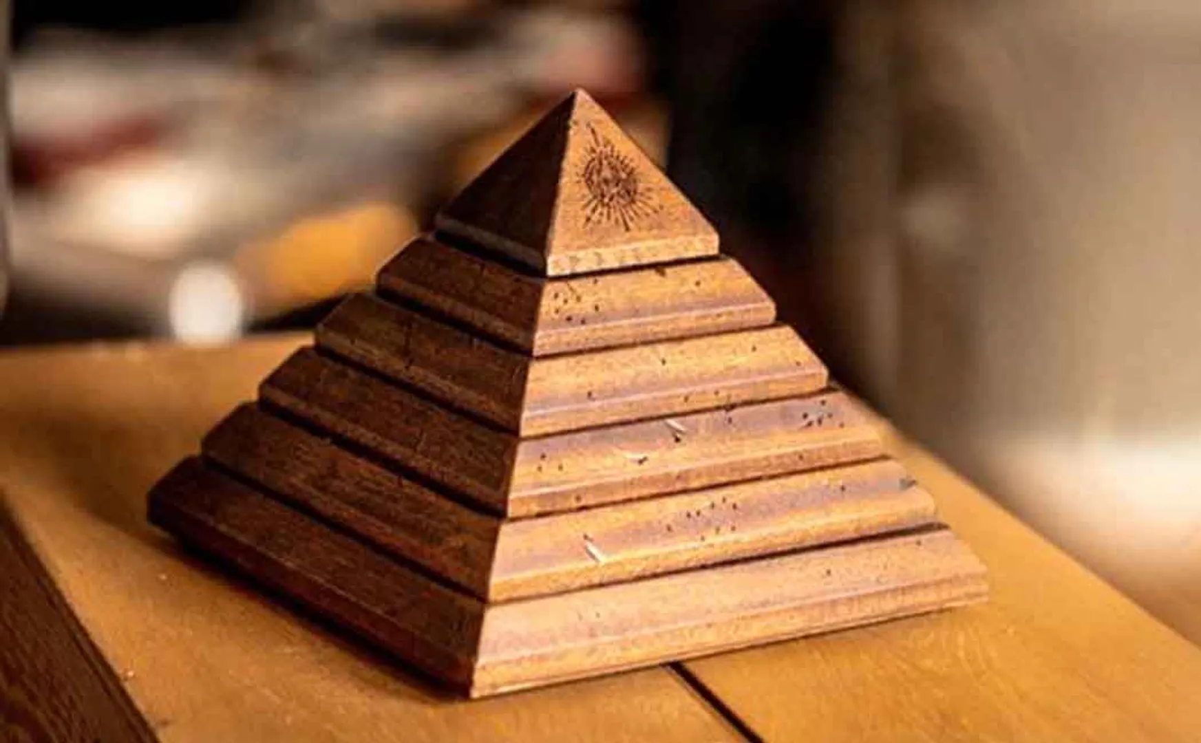  Small pyramids that eliminate large defects 